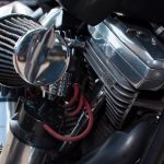 Changer le filtre à air de sa moto